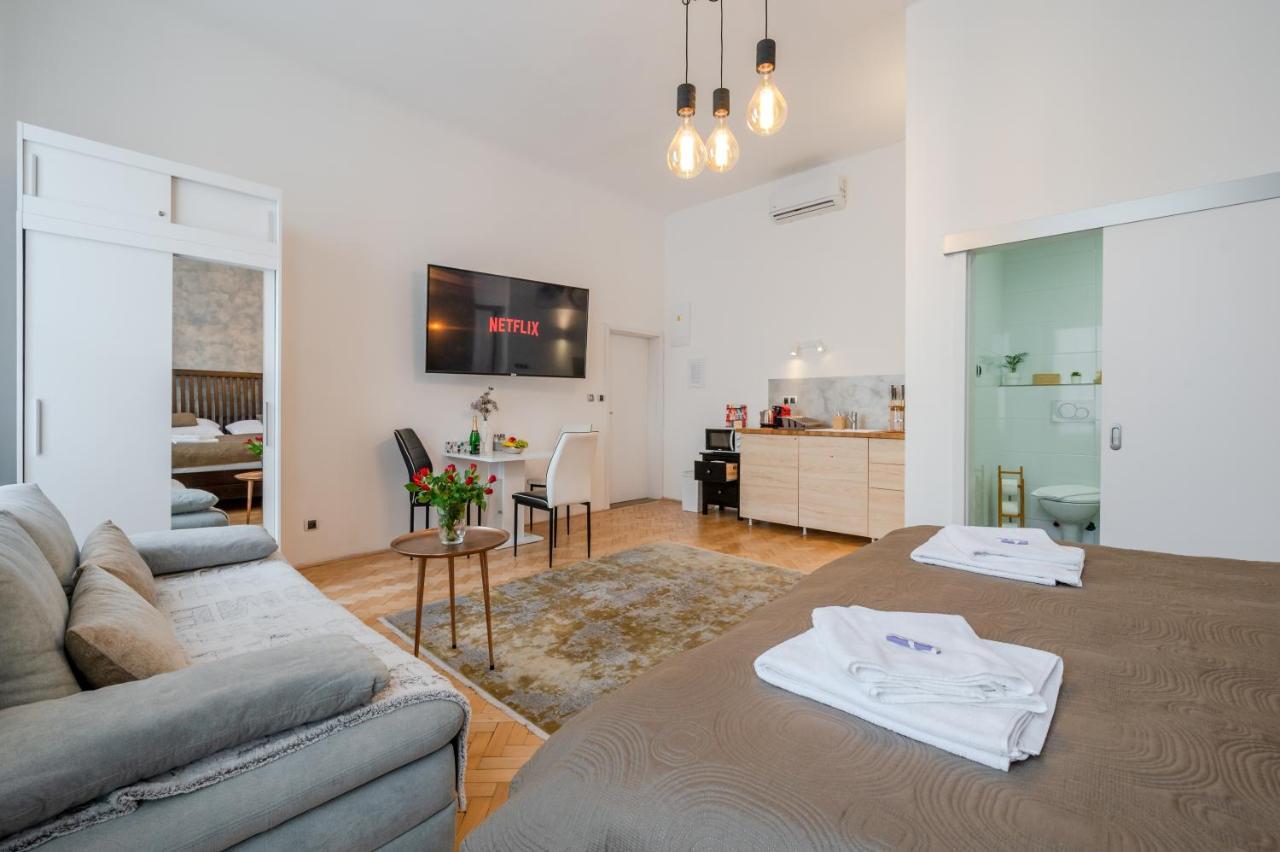 Premium Wenceslas Square Apartments 프라하 외부 사진